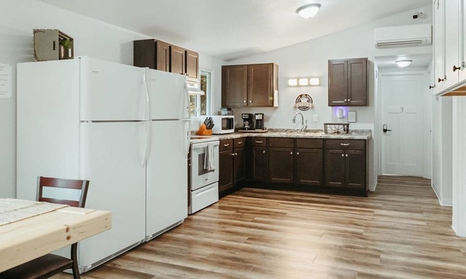 Plover House | Washington Manor Room #2