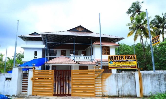 Munroe Island House | Water Gate Tourist Home and Resorts