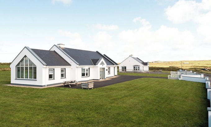 Carrigaholt House | Water's Edge - Loop Head Holiday Homes. Only a stone throw away from the water.