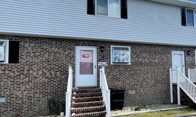 Deep Hole House | Water's Edge - Water Front/Access - Townhouse with community pier, NO LINENS
