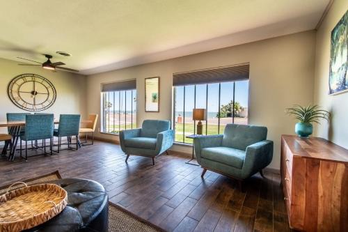 Bay Area House | Water View Ocean Drive Retreat Awaits
