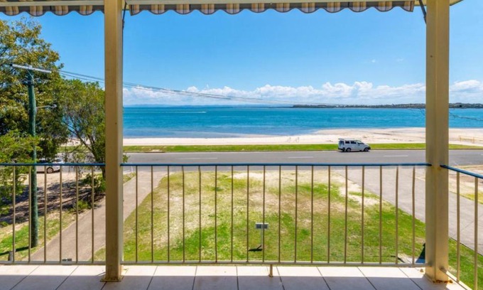 Bongaree House | Water Views - Top Floor -Clearview Apartments South Esp, Bongaree