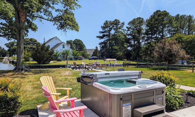 Cedar Neck House | Waterfront 3BR Cottage with Hot Tub, Kayaks & Dog-Friendly Yard – Near Bethany