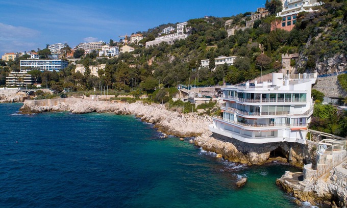 Lazaret Apartment | Waterfront 4BR apartment with breathtaking views and direct access to the sea
