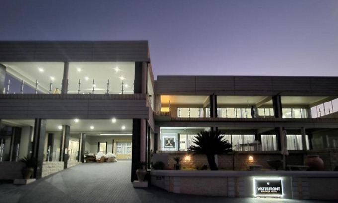 Vanderkloof House | Waterfront Boutique Hotel Vanderkloof