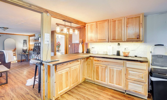 Mozier Cabin | Waterfront Cabin: Tranquil Setting in Mozier!