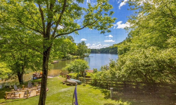 Stanardsville Cabin | Waterfront Cabin 20 Mins to National Park & Massanutten!