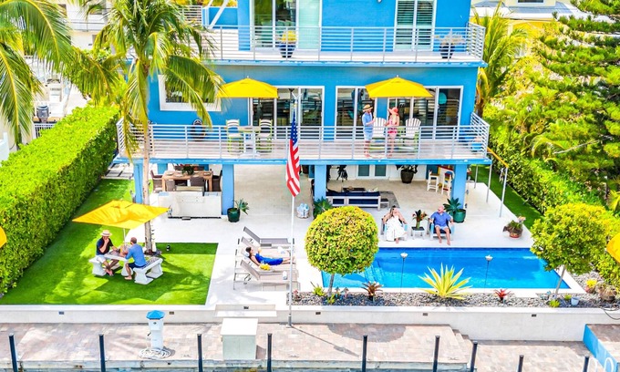 Islamorada House | Waterfront/Covered alfresco lounge/Heated Pool/Anchor Key