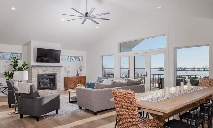 Larsen House | Waterfront, Dock, Sleeps 8, EV Charger