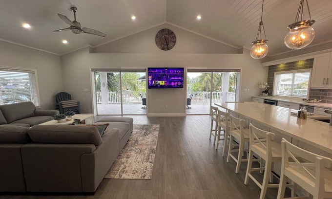 Plantation Tropical Park House | Waterfront Florida Keys Home with Boat Dock and Hot Tub!