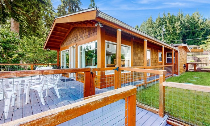 Bells Beach House | Waterfront getaway with beautiful patio, wifi and W/D