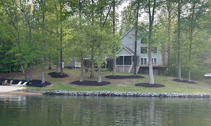 Mineral House | Waterfront: great views, boathouse, beach, Free Kayaks/Paddleboards PRIVATE SIDE