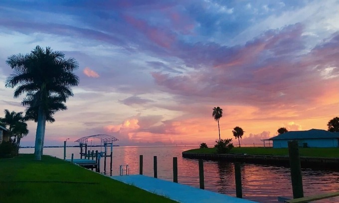 Edgewater House | WATERFRONT GULF ACCESS 3/2 NEWLY REMODELED