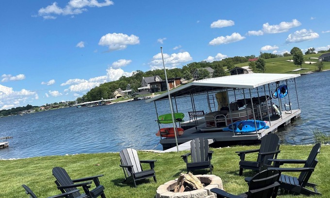 Ellston House | Waterfront home at Sun Valley Lake 1 hour 15 minutes south of Des Moines