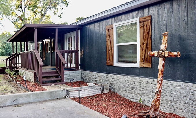 Wills Point House | Waterfront home newly renovated! Quiet & peaceful, + a 100 ft dock 2 fish from!