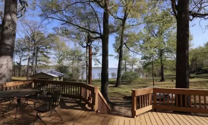 Anthony Harbor House | Waterfront Home on Sam Rayburn