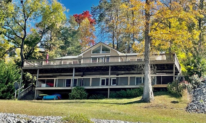 Maynardville House | Waterfront Home on Beautiful Norris Lake with No steps to Lake