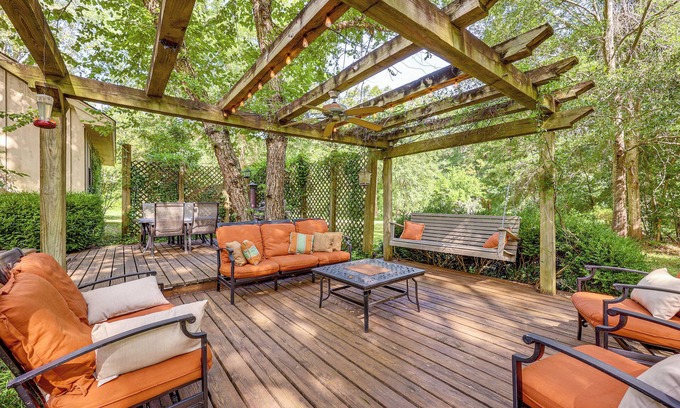 Arkadelphia House | Waterfront Home w/Playground Near DeGray & Caddo!