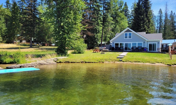 Coolin House | Waterfront house on Priest Lake with private lake frontage.