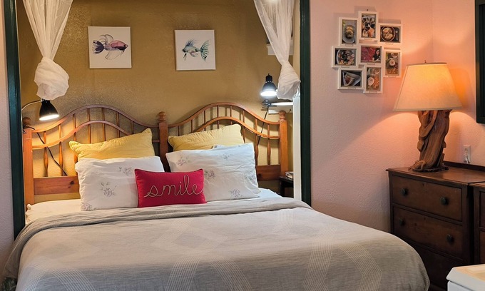 Vallejo Apartment | Waterfront King Bed Studio Free Laundry Private fenced Patio With Water View