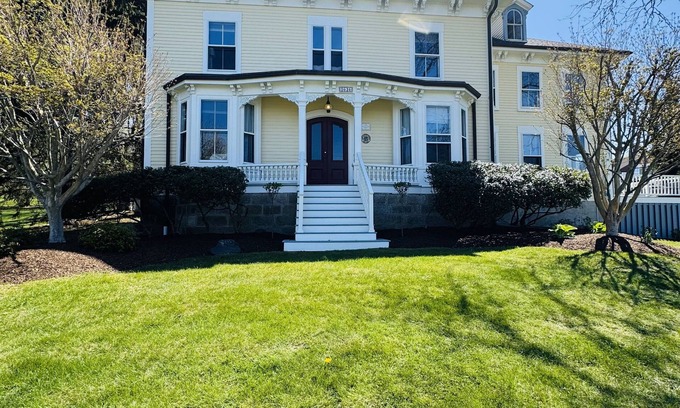 Tiverton House | Waterfront Luxury Victorian Near Newport with Stunning Views