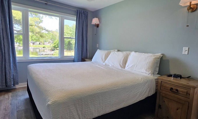 Greenville Junction Hotel | Waterfront Motel - Mountain View- ATV Access