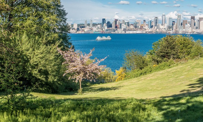 Redondo House | Waterfront Oasis | Amazing Puget Sound Views | All-New Gourmet Kitchen