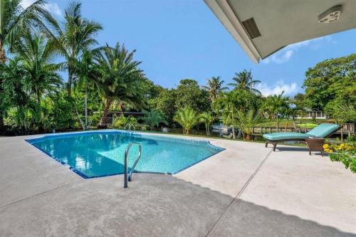 Lake Ida Shores Villa | Waterfront Oasis w/Pool Minutes to Downtown!