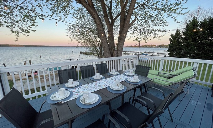 Magnolia House | Waterfront Retreat with Private Beach and Amazing View on Chesapeake Bay