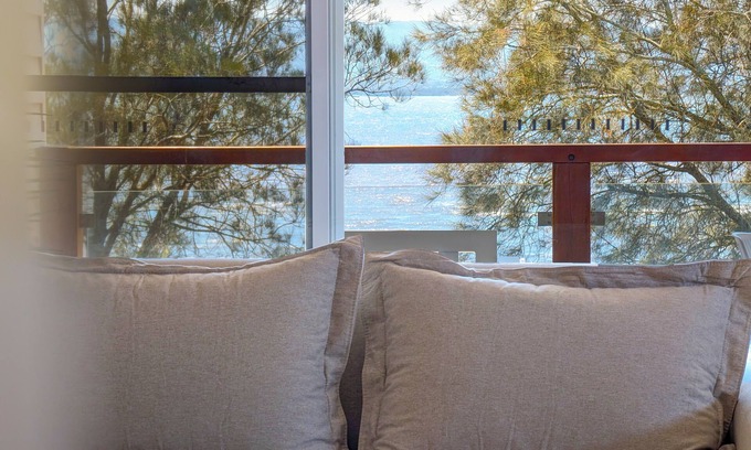 Oak Flats House | Waterfront Shellharbour - Pet Friendly.