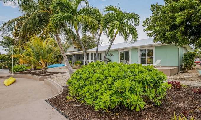 Big Coppitt Key House | Waterfront, Single-Story Home on a Canal w/Dock, Kayaks, AC - 1 Small Dog OK