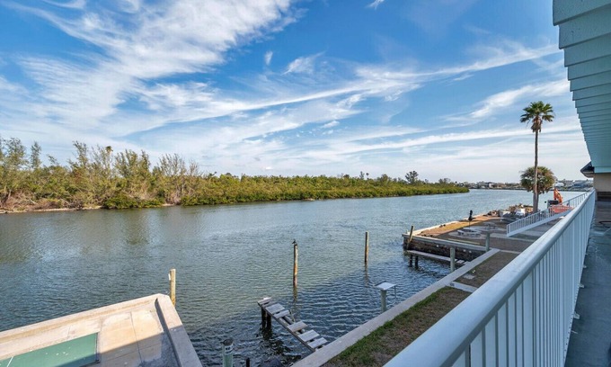 Redington Shores Condo | Waterfront Studio on the Intracoastal, Steps to the Beach