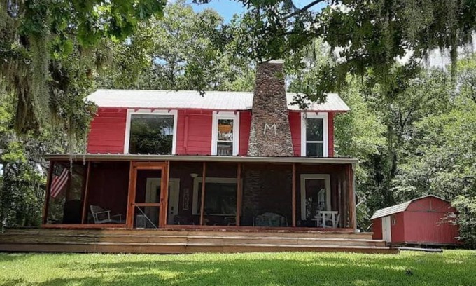 Taylor House | Waterfront The Red Camp at Lake Bistineau