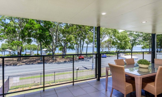 Bongaree Apartment | Waterfront Views from your Balcony