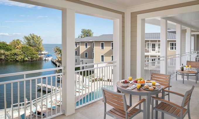 Holmes Beach Hotel | Waterline Villas & Marina, Autograph Collection