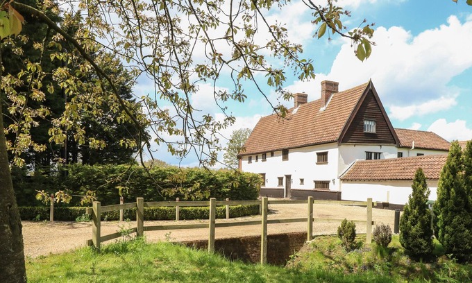 Hethel Cottage | WATERLOO PLACE ALL UNITS, character holiday cottage in Banham
