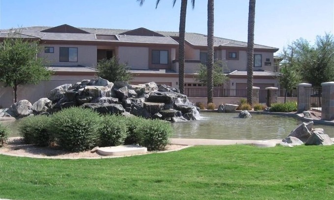 Fox Crossing Condo | Waterview Condo in Chandler/Ocotillo