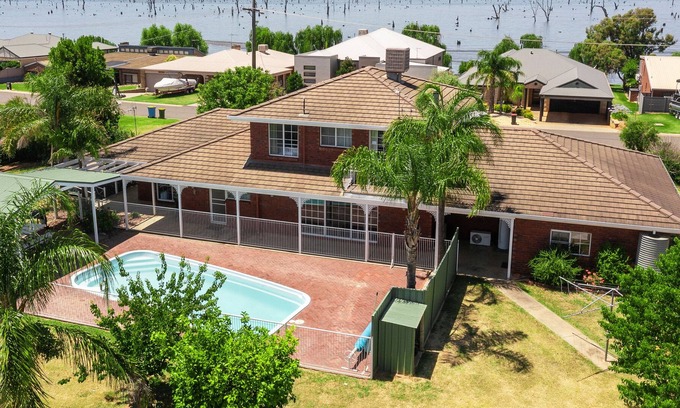 Yarrawonga House | Waterviews on Rosemary