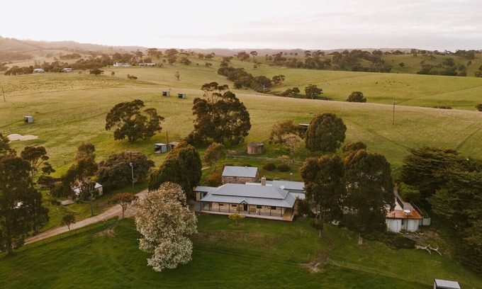 Wattle Flat House | Wattle Hills~Fleurieu Farm Stay Retreat with Pool
