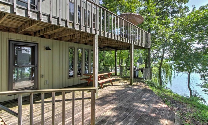 Pine River House | Waupaca Lakefront Home with Pool Table and Dock!