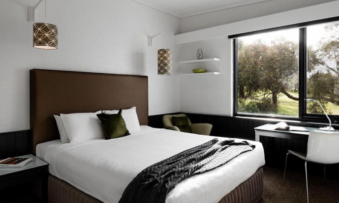 Waurn Ponds Hotel | Waurn Ponds Estate