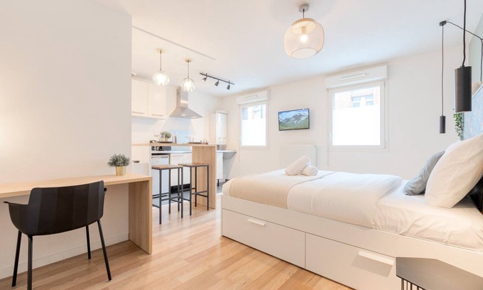 Wazemmes Apartment | Wazemmes - Functional studio with parking