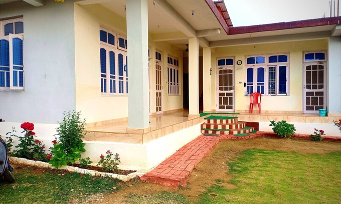 Gunehr House | We are at a distance of 2.5 km from the paragliding landing site.