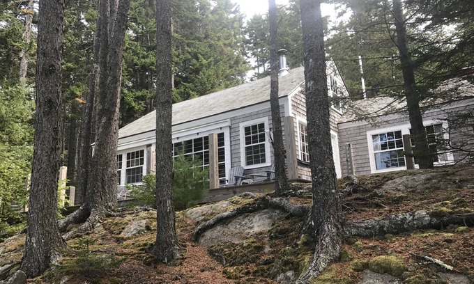Seal Cove Cottage | WE DO NOT ACCEPT 2026 RESERVATIONS UNTIL JANUARY