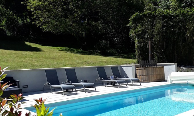 Correze House | We, Nancy, Steve and Yarno, welcome you at our Bed and Breakfast.