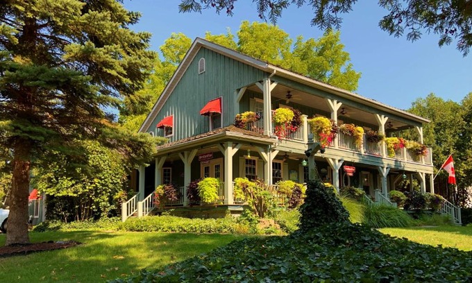 Historic Old Town Hotel | WeatherPine Inn