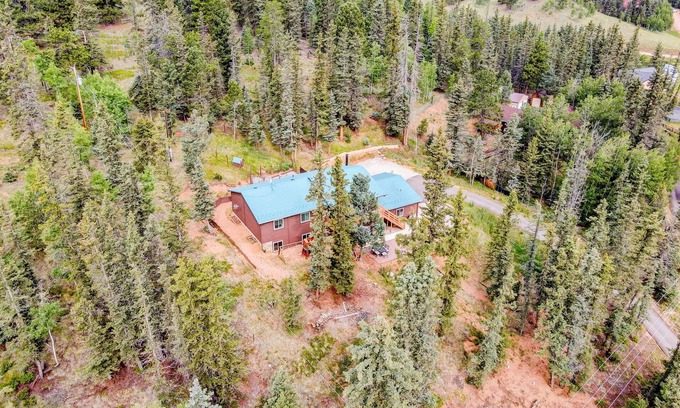 Spring Valley Cabin | Webbel Alliance Basecamp - Galactic Lake Views, Hot Tub, WiFi, Family Adventures