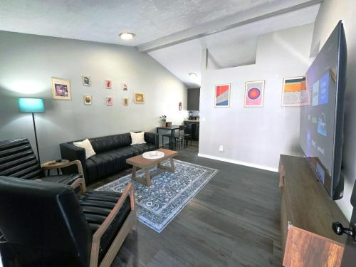 Midtown Apartment | Webster House is near North Hospital and Downtown
