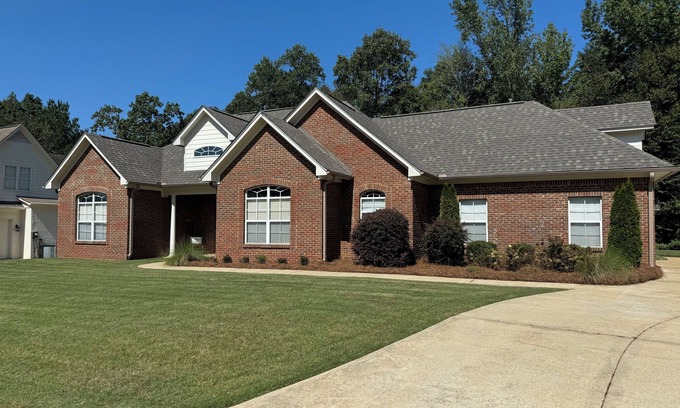 Oxford House | Weekend Rental for Ole Miss Football/Baseball, Graduation, Double Decker & More!