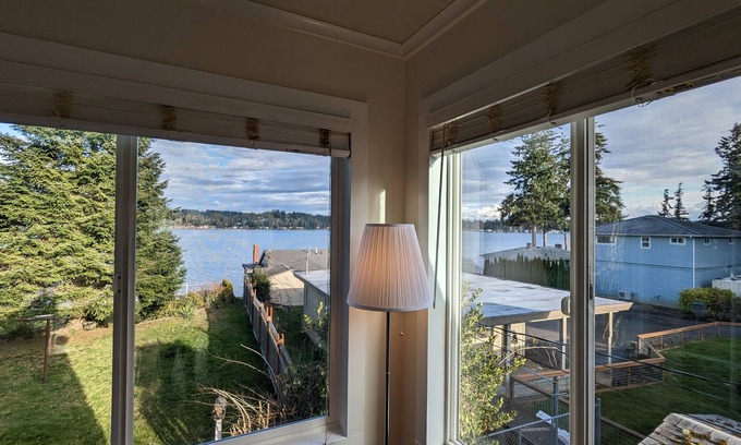 Erlands Point-Kitsap Lake House | Weekly and Monthly Discounts! Whole Home With Beach Access.